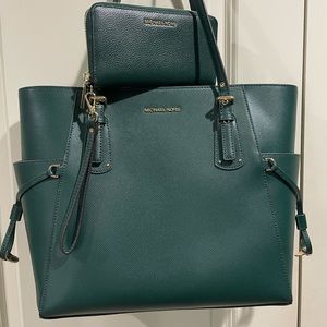 BRAND NEW MICHAEL KORS VOYAGER LEATHER TOTE BAG AND MATCHING WRISTLET WALLET